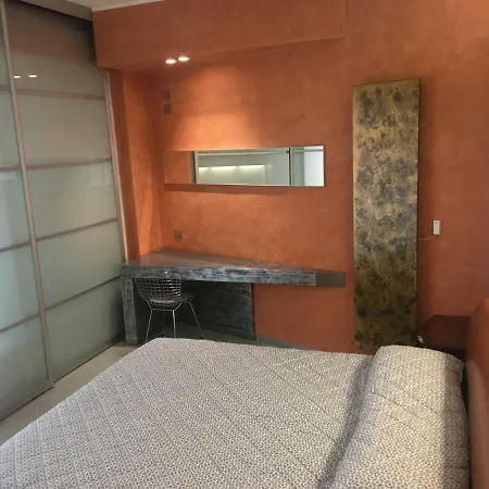 City Home Apartment *
